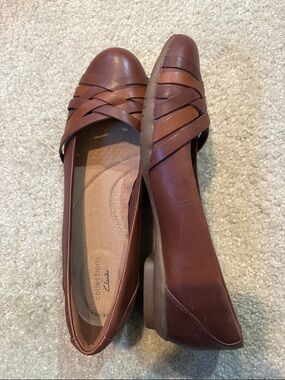 Clarks Brown Woven Leather Slip-On Flats-Size 8